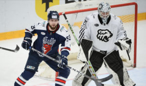 «Трактор» обыграл «Торпедо» в Нижнем Новгороде