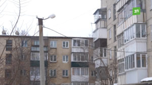 В поселке Полетаево администрация и жители не могут поделить платежки за свет