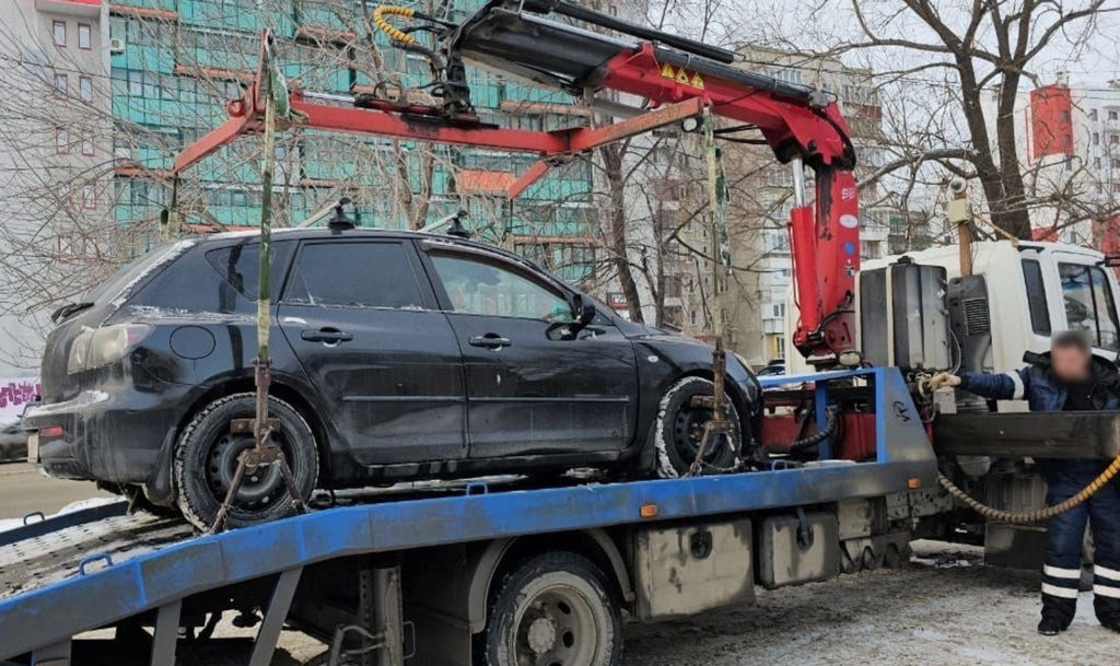 Начальницу челябинского рекламного агентства поймали на долге в четверть миллиона рублей