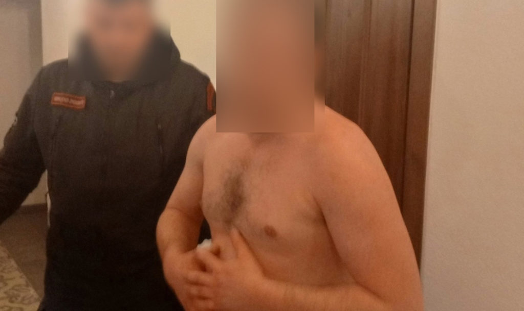 Вызовом полиции закончились посиделки мужчины в одном из отелей