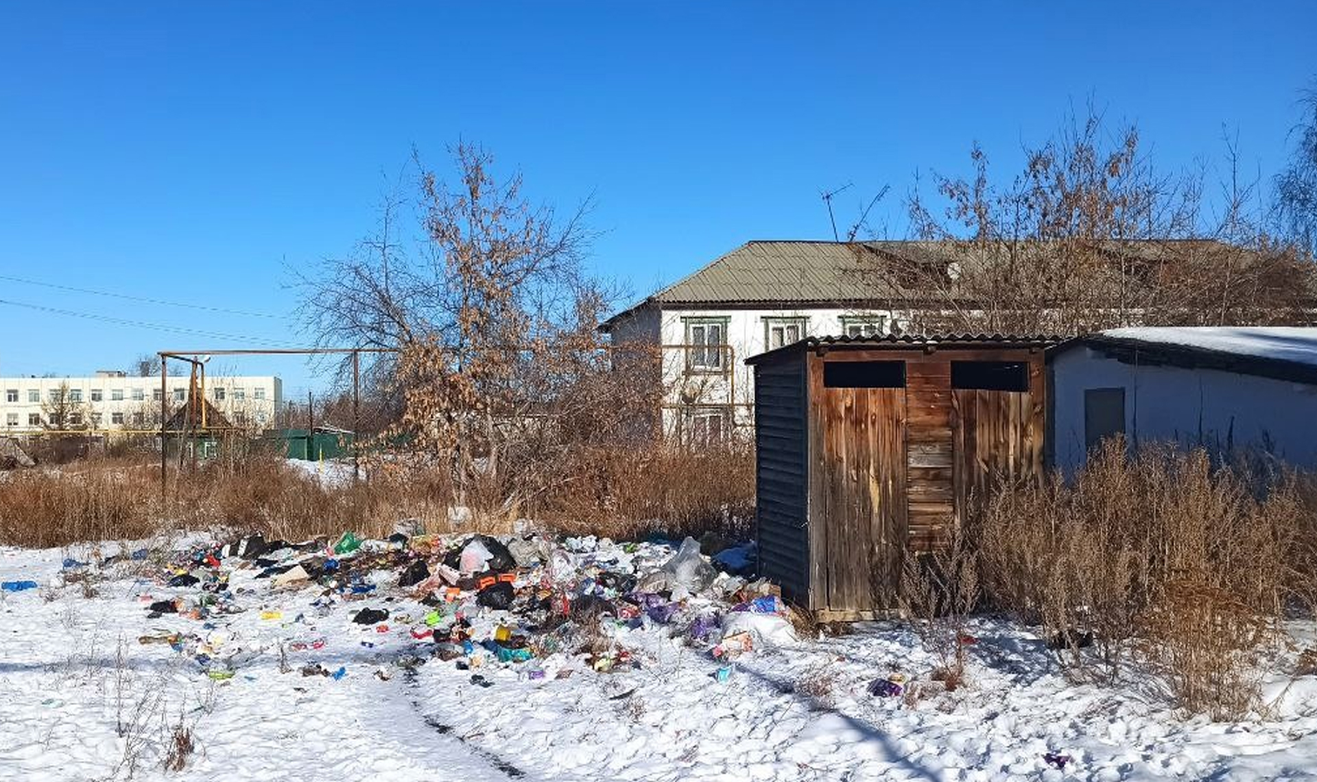 В Кыштыме прокуратура потребовала ликвидировать несанкционированную свалку мусора