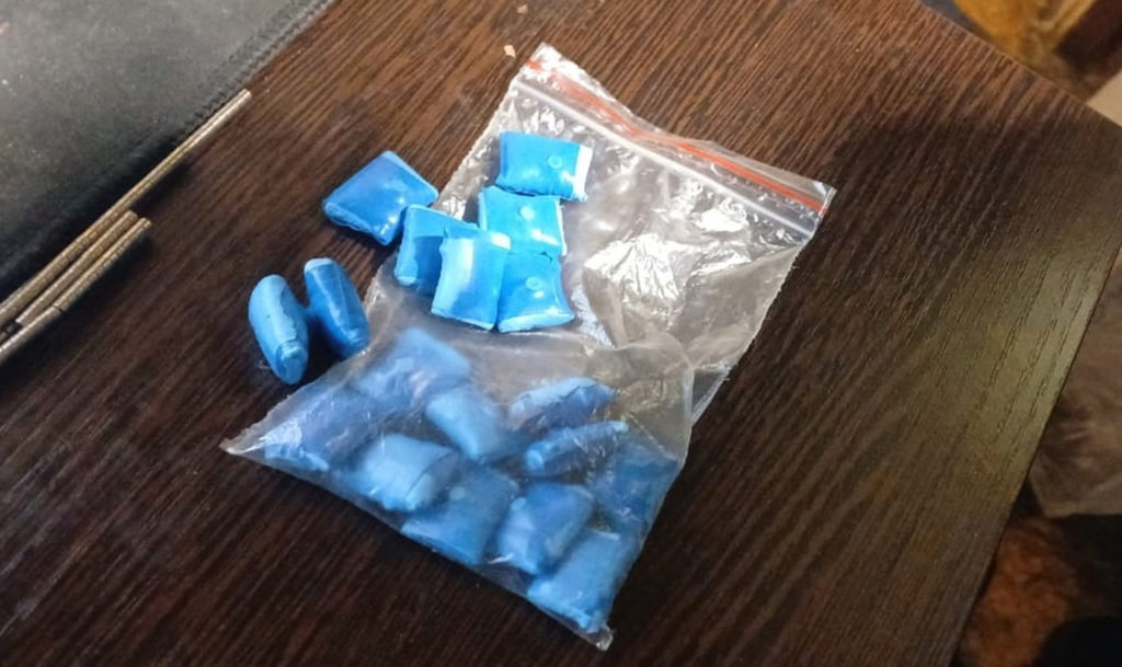 На перегоне станций «Миасс-Устиново» поймали наркозакладчиков