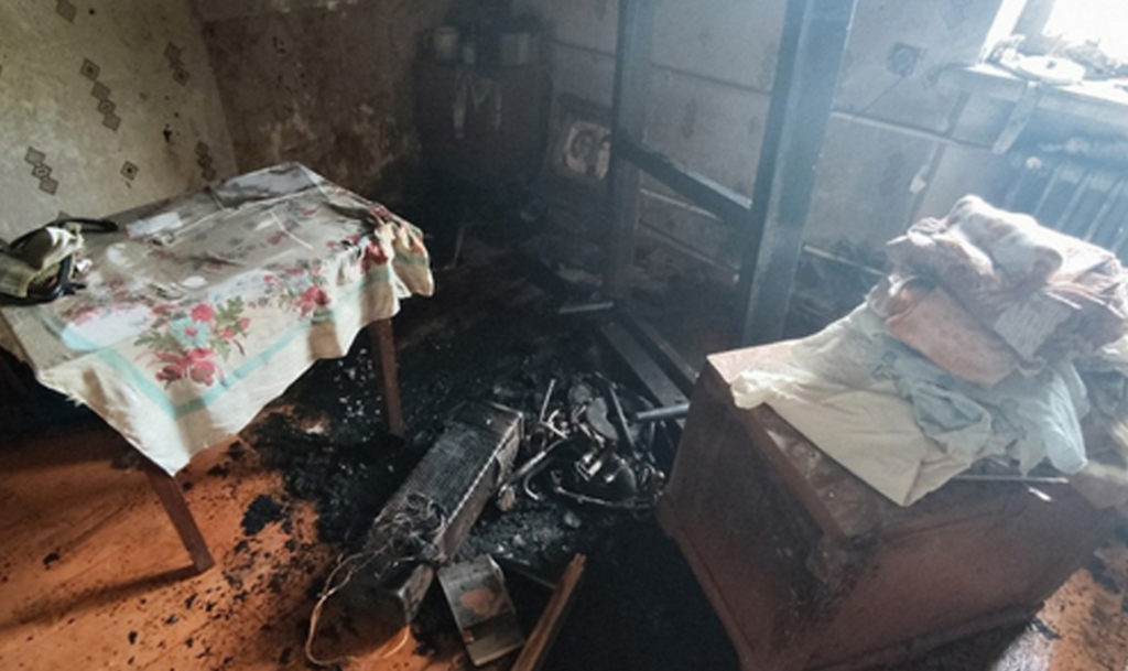 Обогреватель стал причиной пожара: госпитализирована пожилая женщина