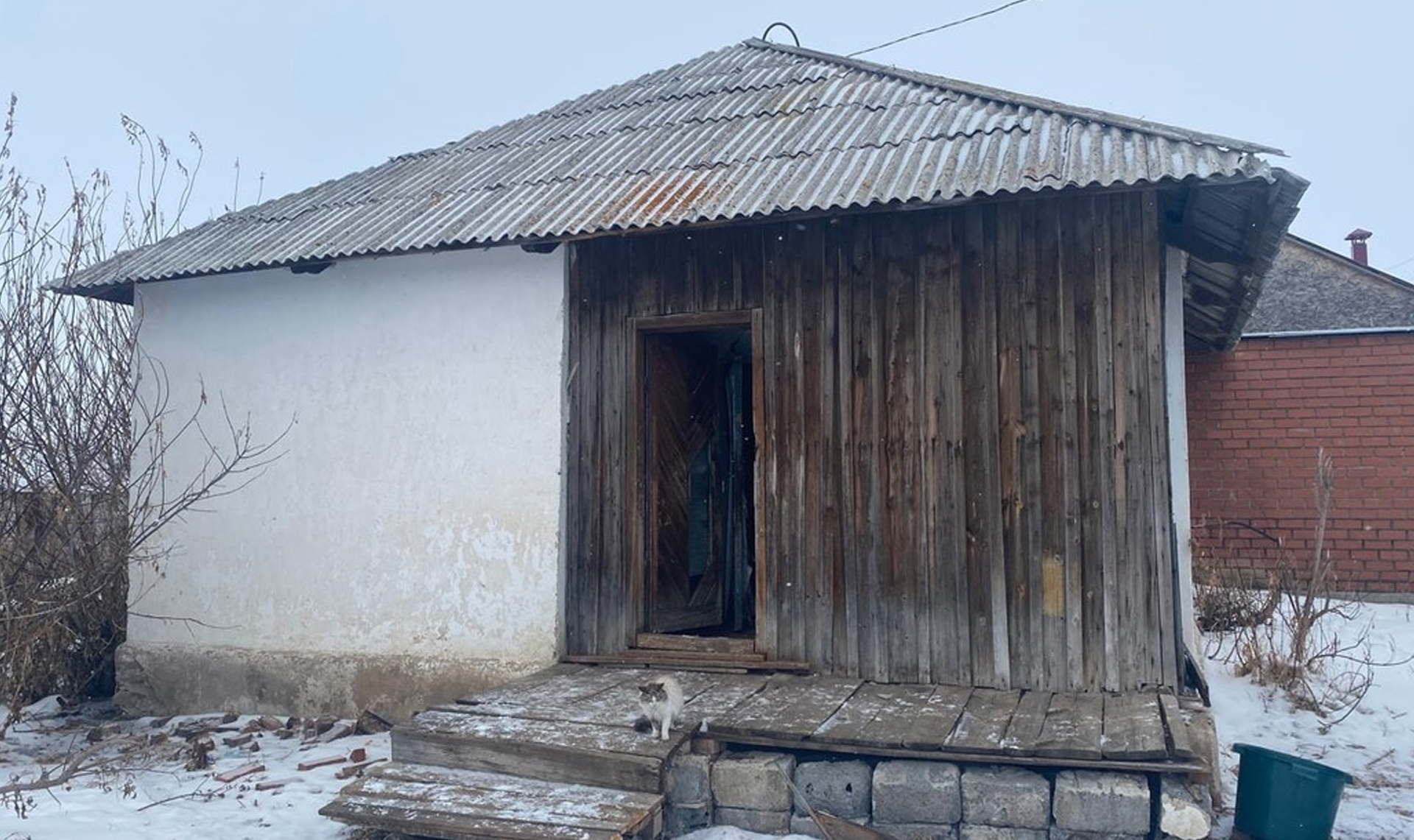 Житель поселка Новобуранное забил деревянной доской соседа, который помогал ему по хозяйству