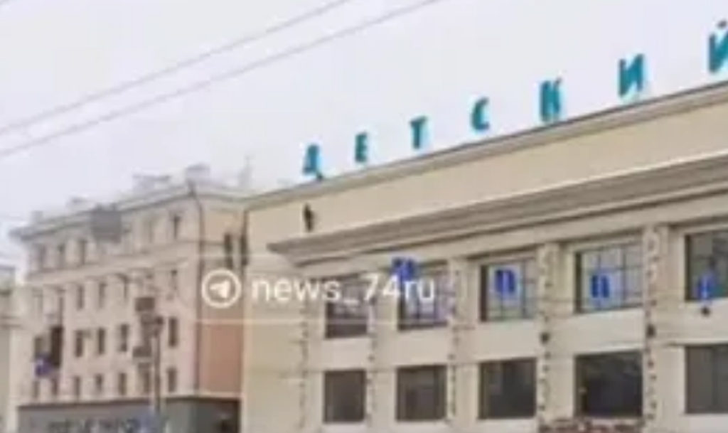 Готов очистить весь город ценой своей жизни? Челябинцев шокировал экстремал-коммунальщик