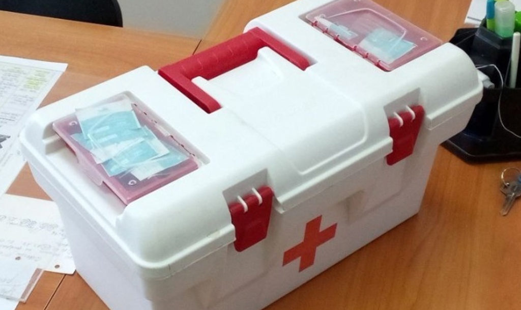 Молодой парень стащил кейс у медработника