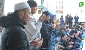 Верующие мусульмане Челябинска встретили Ураза-Байрам