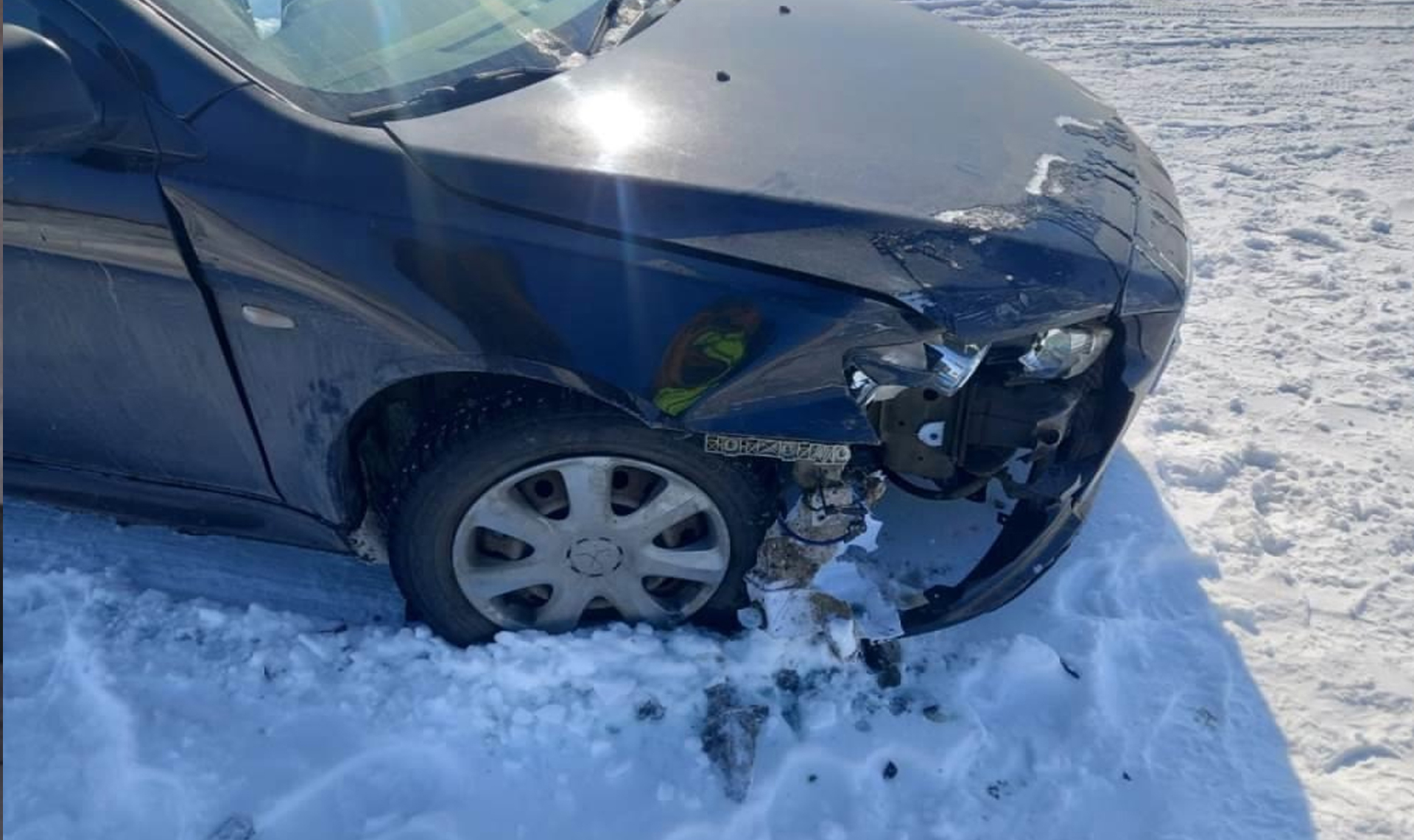 В поселке Кацбахском столкнулись «Лада Гранта» и «Митсубиси Лансер»