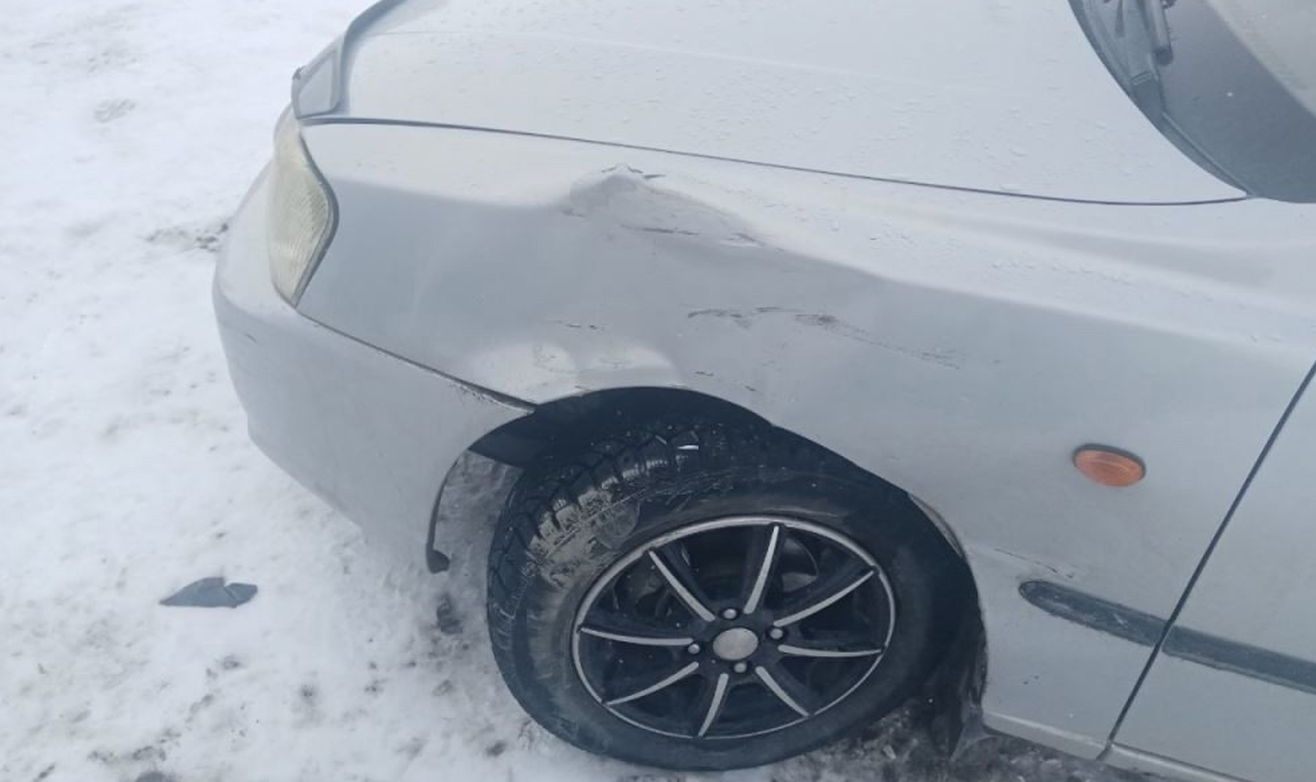 В поселке Кацбахском столкнулись «Лада Гранта» и «Митсубиси Лансер»