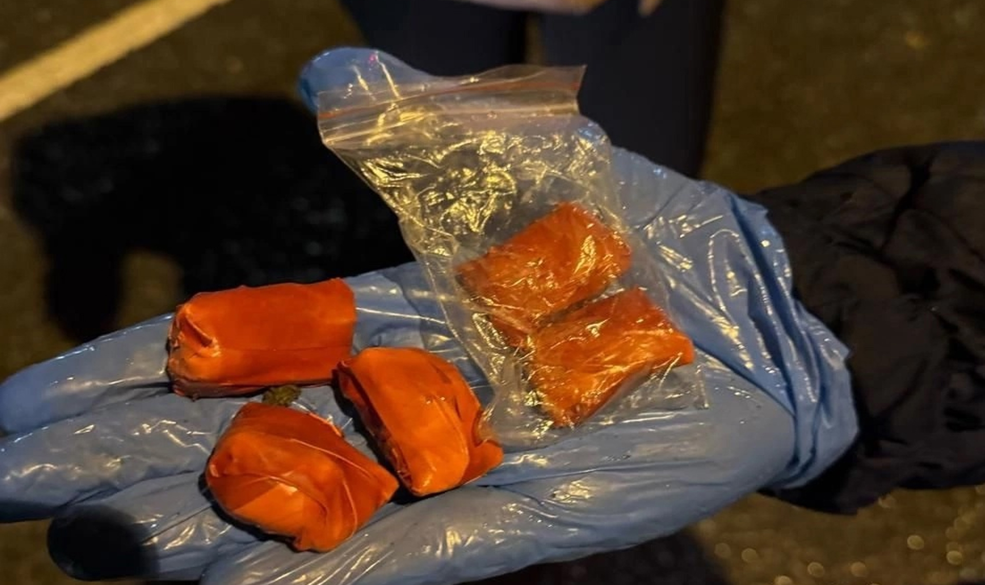 Хотели проверить документы, а нашли 1 кг мефедрона!