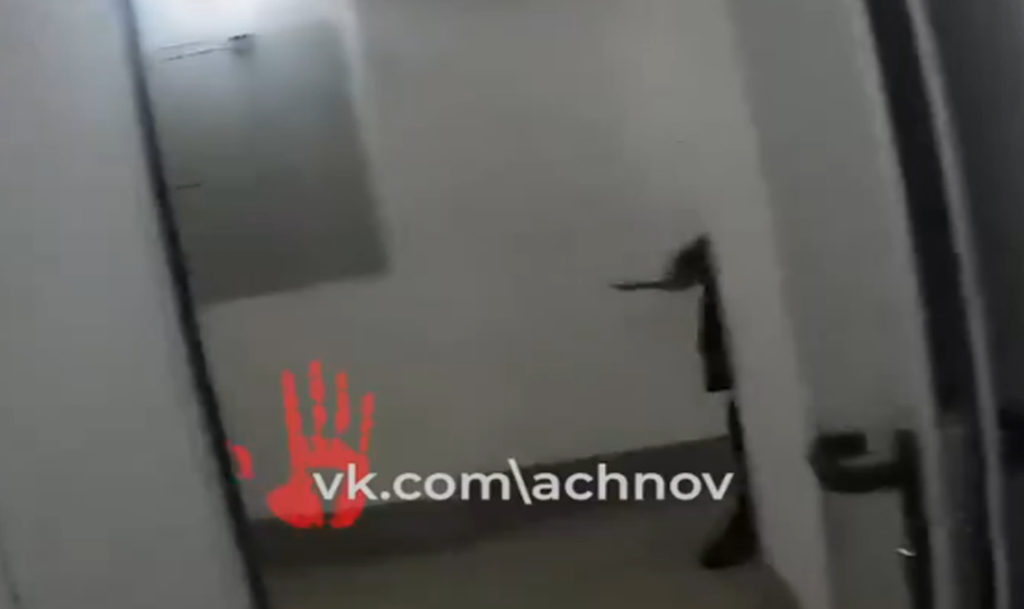 Мужчина с ножом перепугал жителей челябинского микрорайона "Академ Риверсайд"