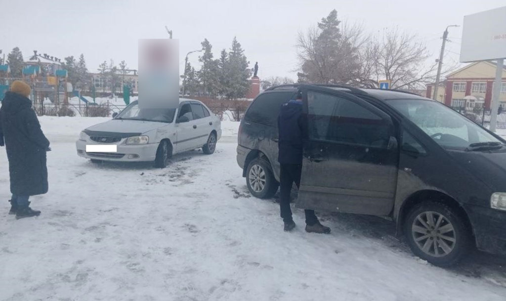 В поселке Кацбахском столкнулись «Лада Гранта» и «Митсубиси Лансер»