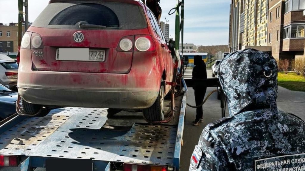 За срыв контракта по ремонту медучреждений у директора подрядной организации отобрали автомобили