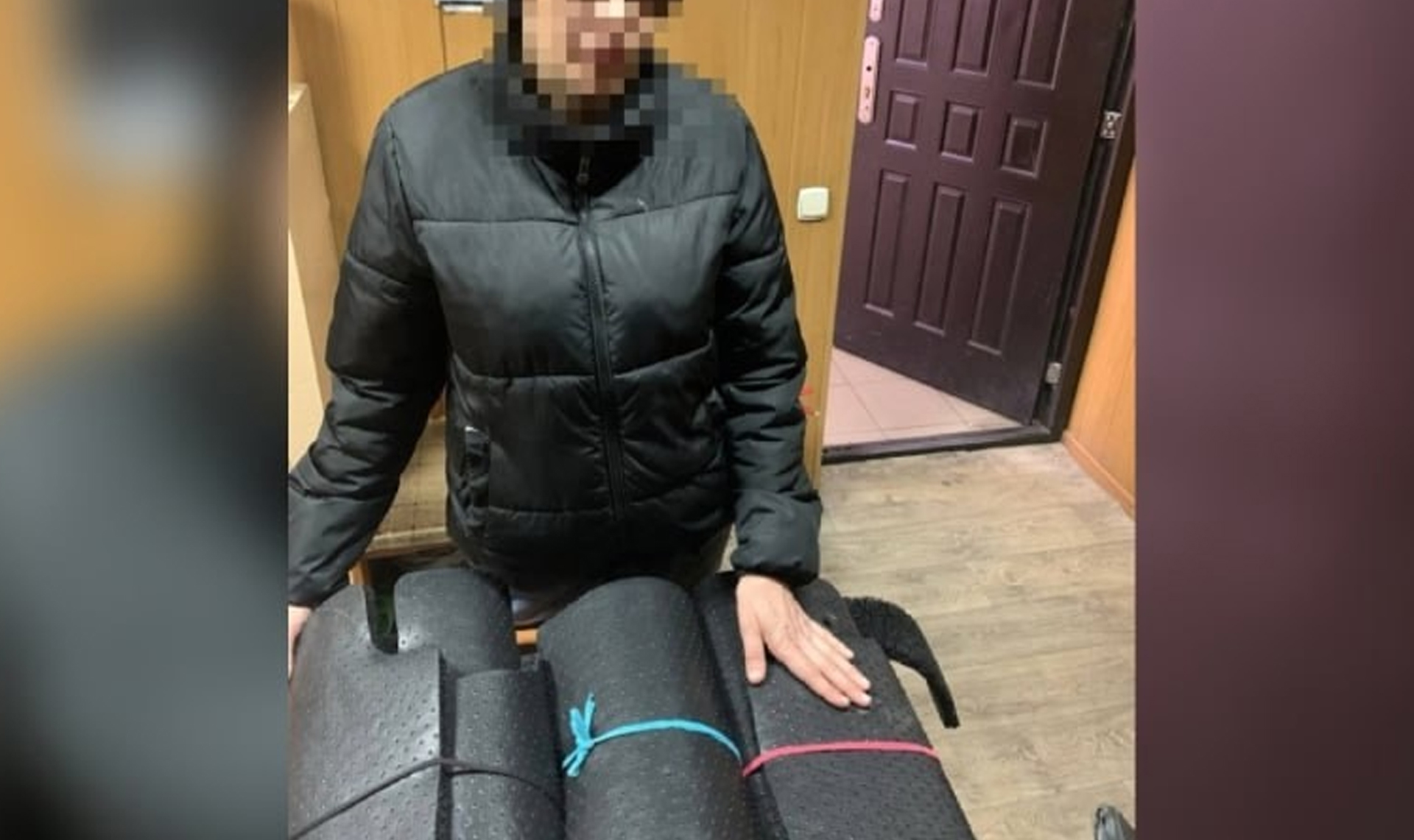 Южноуралец оставил автомобильные коврики на лавочке у подъезда, а через несколько минут их уже своровали