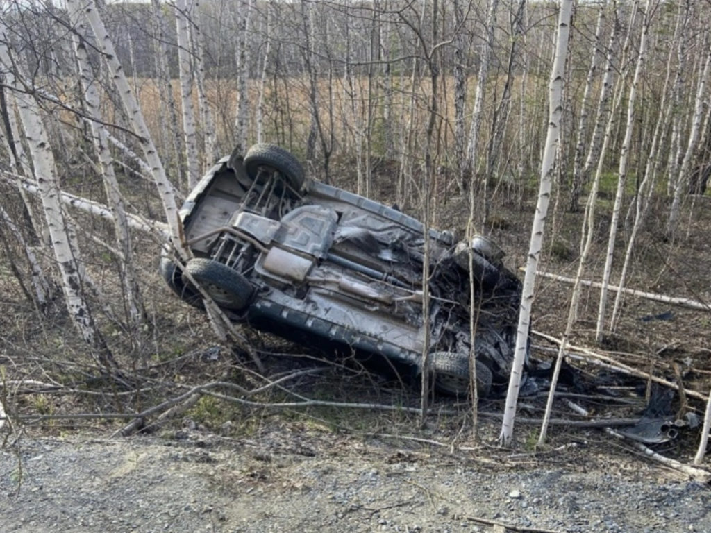 Машина с пенсионером за рулём улетела в кювет и перевернулась на 42 километре автодороги Миасс-Карабаш-Кыштым