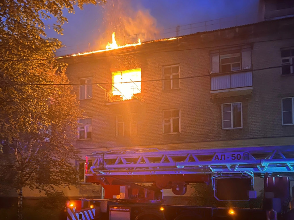 "Стирать буду одной рукой, получается!" Женщина-инвалид пожаловалась на невыносимые условия проживания после пожара