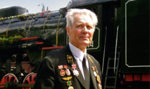 В дни празднования 80-летия Победы ветераны смогут бесплатно передвигаться на автобусах и электричках