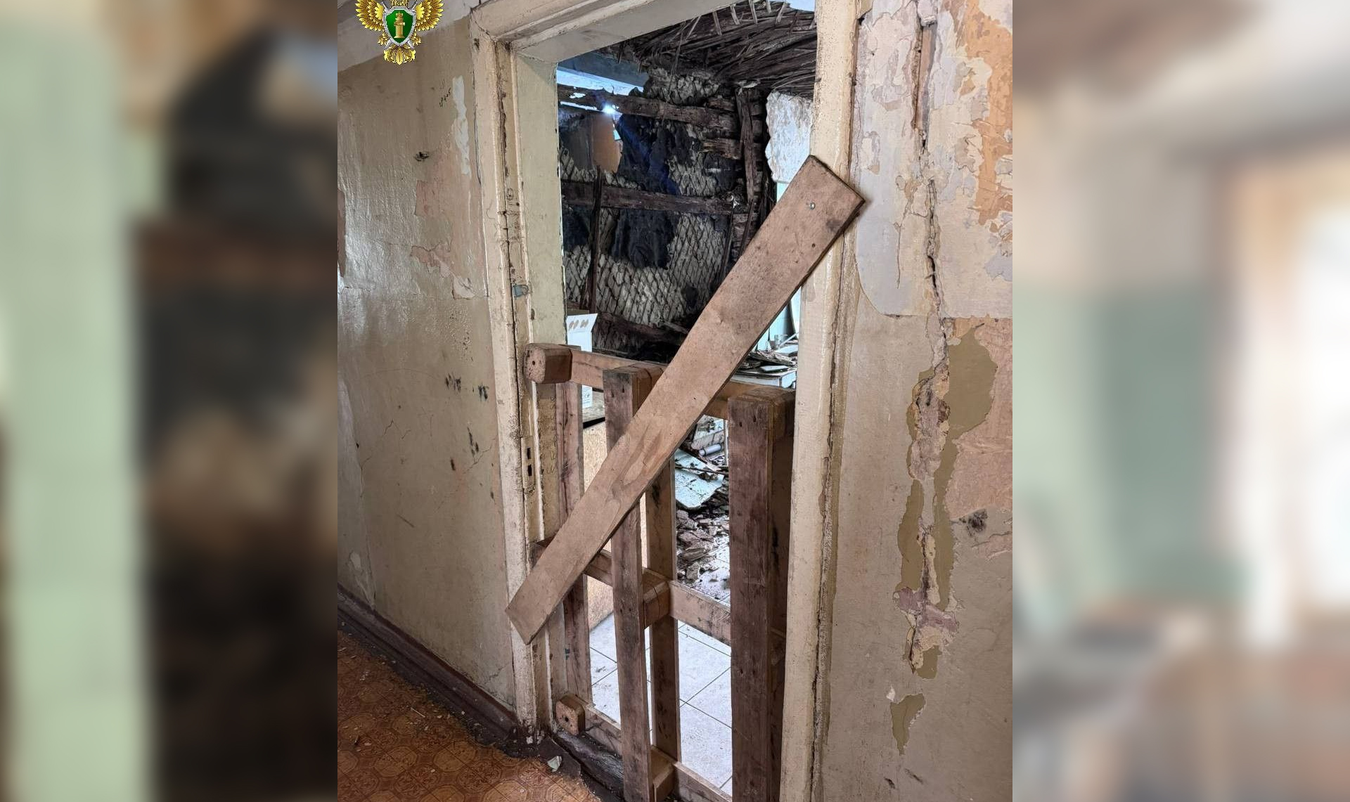 В Ленинском районе обрушилась стена в общежитии