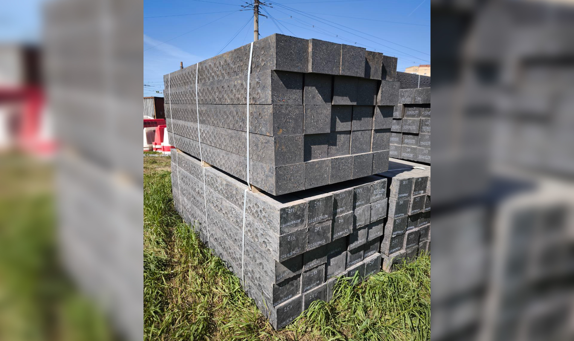 В Металлургическом районе впервые используют пластиковые шпалы при ремонте трамвайных путей