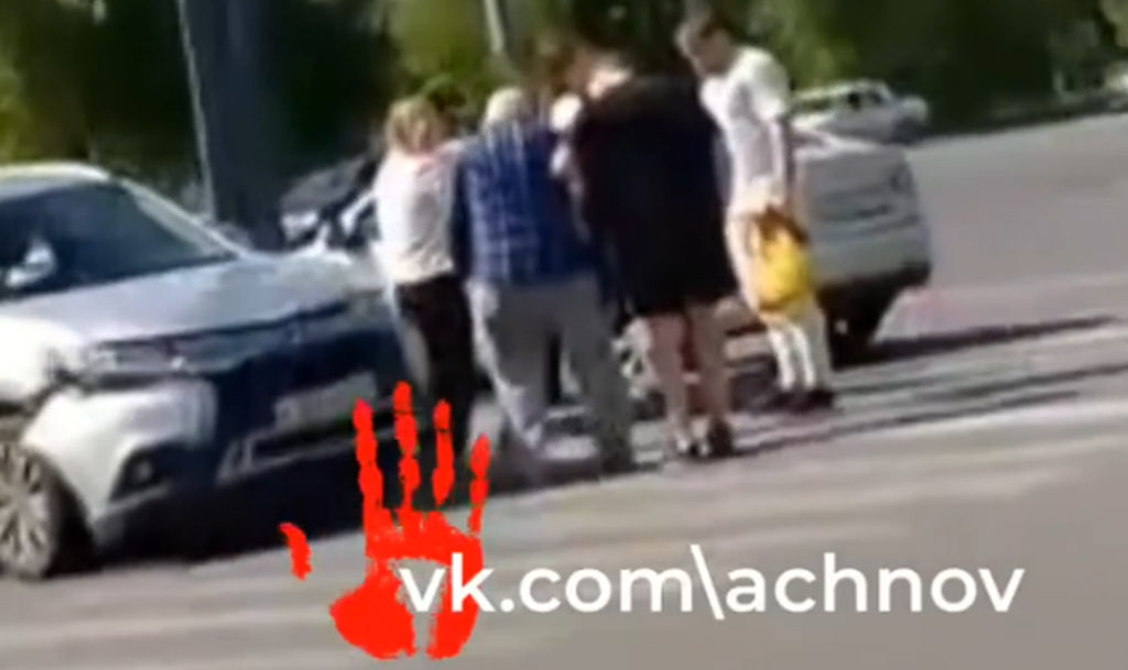 Авария в Челябинске. Машина сбила человека