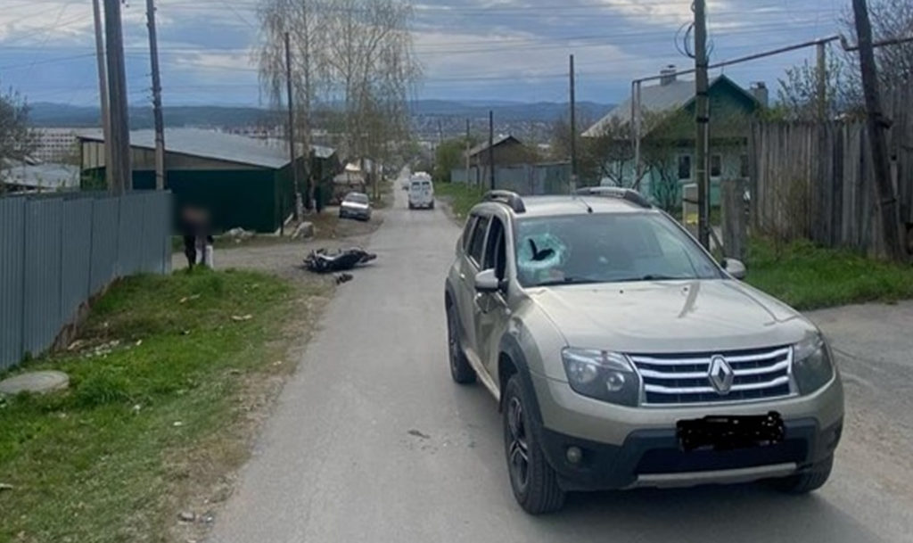 Подросток на мотоцикле чуть не угробил себя и своего пассажира в Миассе