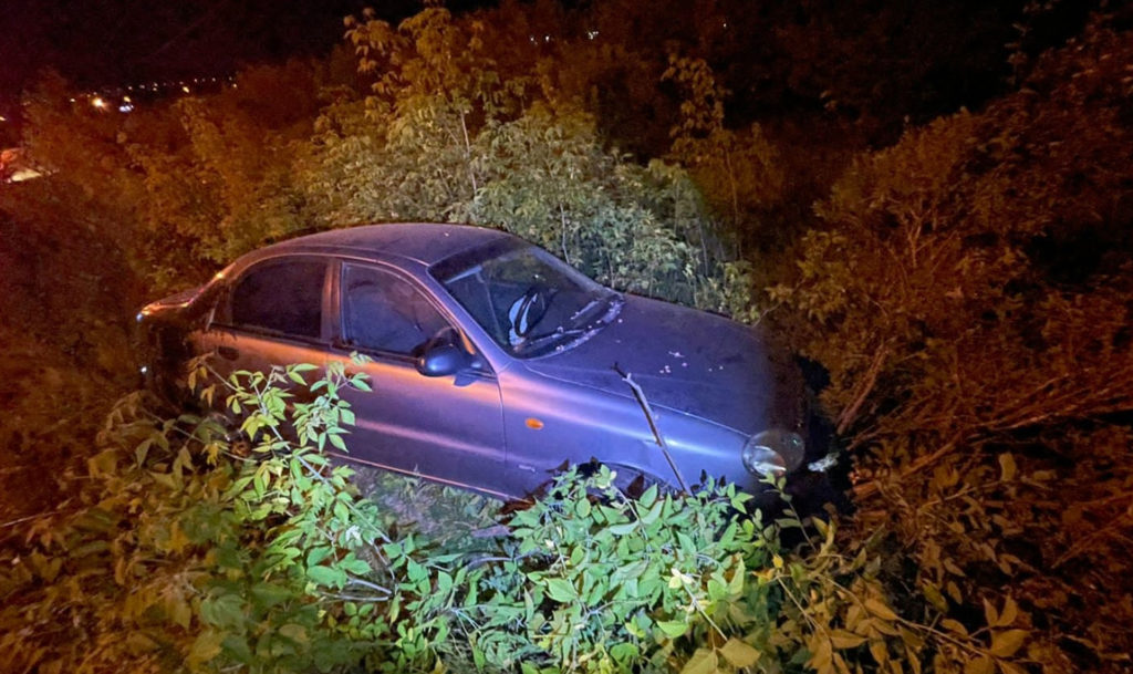 Катался на машине умершего человека! Полиция ищет водителя, который мог угробить несколько человек в ДТП