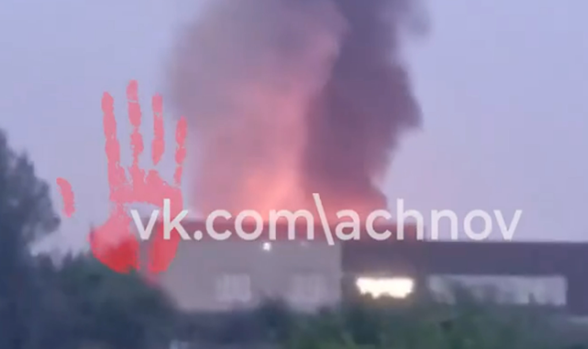 В Еманжелинске безумец устроил крупный пожар и пустился в бега