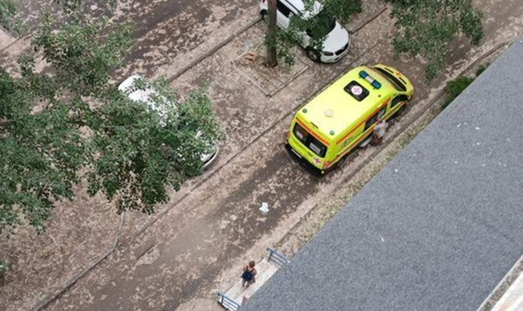 Облокотился на сетку и вылетел с 7 этажа! Подробности происшествия на Братьев Кашириных в Челябинске