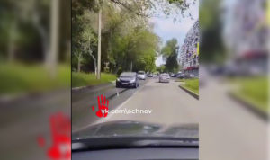 В Челябинске прорвало водопровод на улице Чайкиной