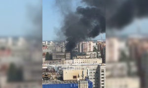 Центр Челябинска окутало чёрным дымом