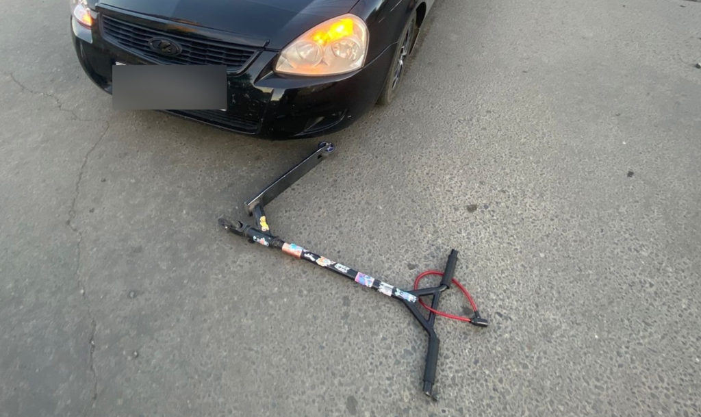 В Магнитогорске машина сбила мальчика на трюковом самокате