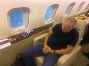 Струков в самолете в момент задержания