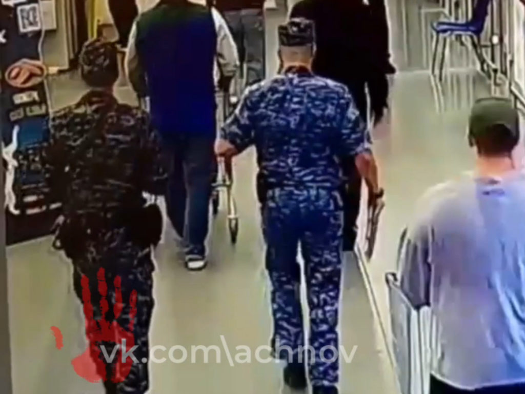 Из челябинского гипермаркета на Братьев Кашириных стащили товара на 20 тысяч рублей!