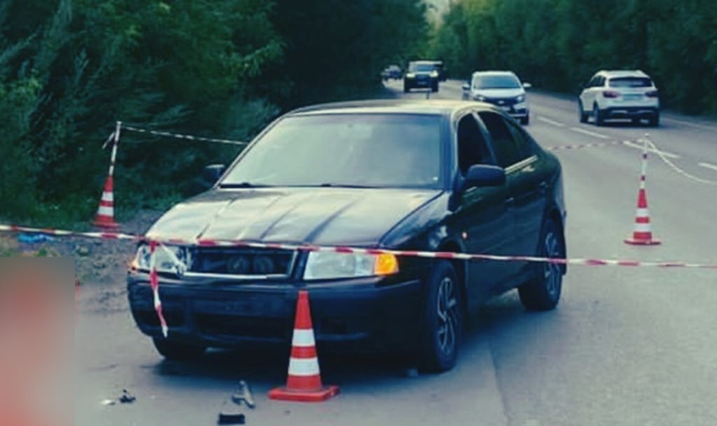 Сотрудники ГАИ разбираются в обстоятельствах аварии, в которой пострадал 75-летний водитель