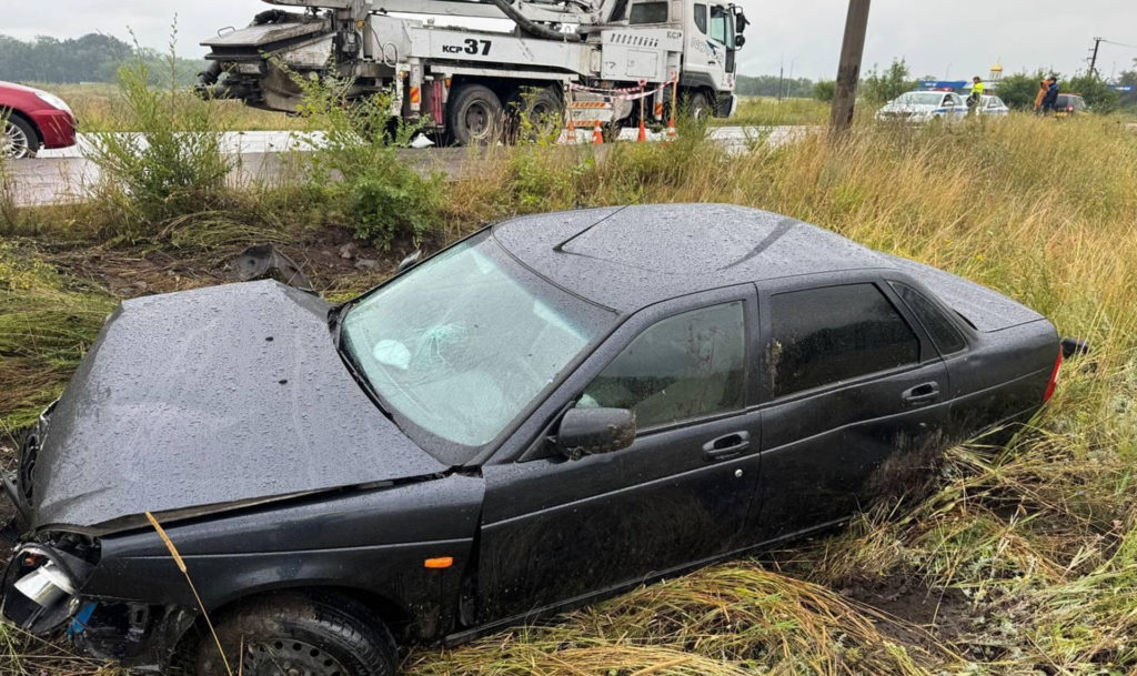 В Магнитогорске нетрезвый водитель, удирая от полиции, устроил аварию и чуть не отправил пассажира на тот свет!