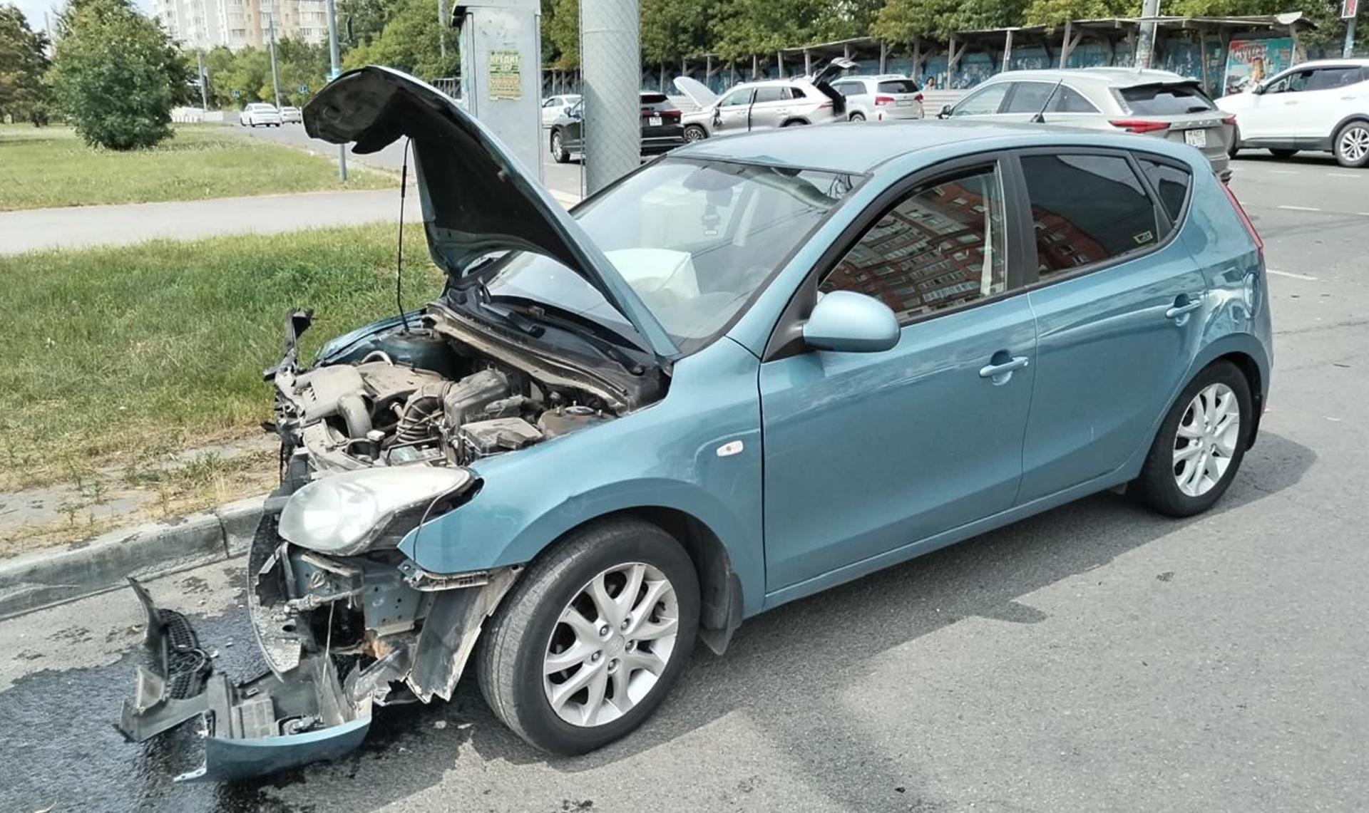 В Челябинске перевернулась иномарка. Пострадали две престарелые женщины!