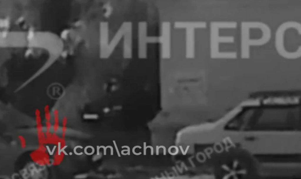 В Челябинске мужчина повредил чужой автомобиль