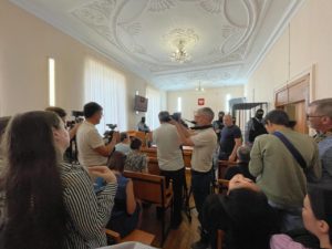 Аншлаг в зале суда