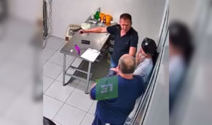 Полицейские задержали челябинца, угрожавшего с пистолетом ветеринару