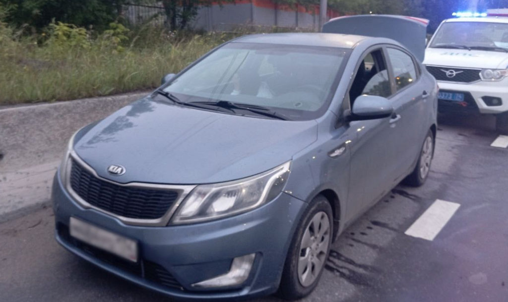 В Миассе мужчина угнал машину хозяина дома, у которого работал