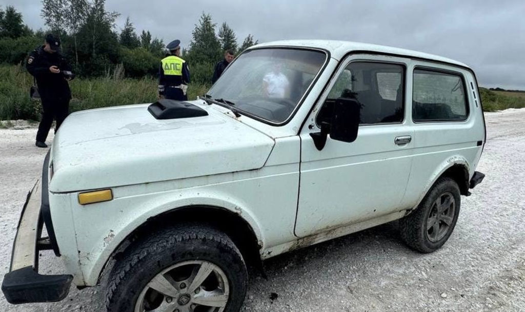 Подросток угнал машину