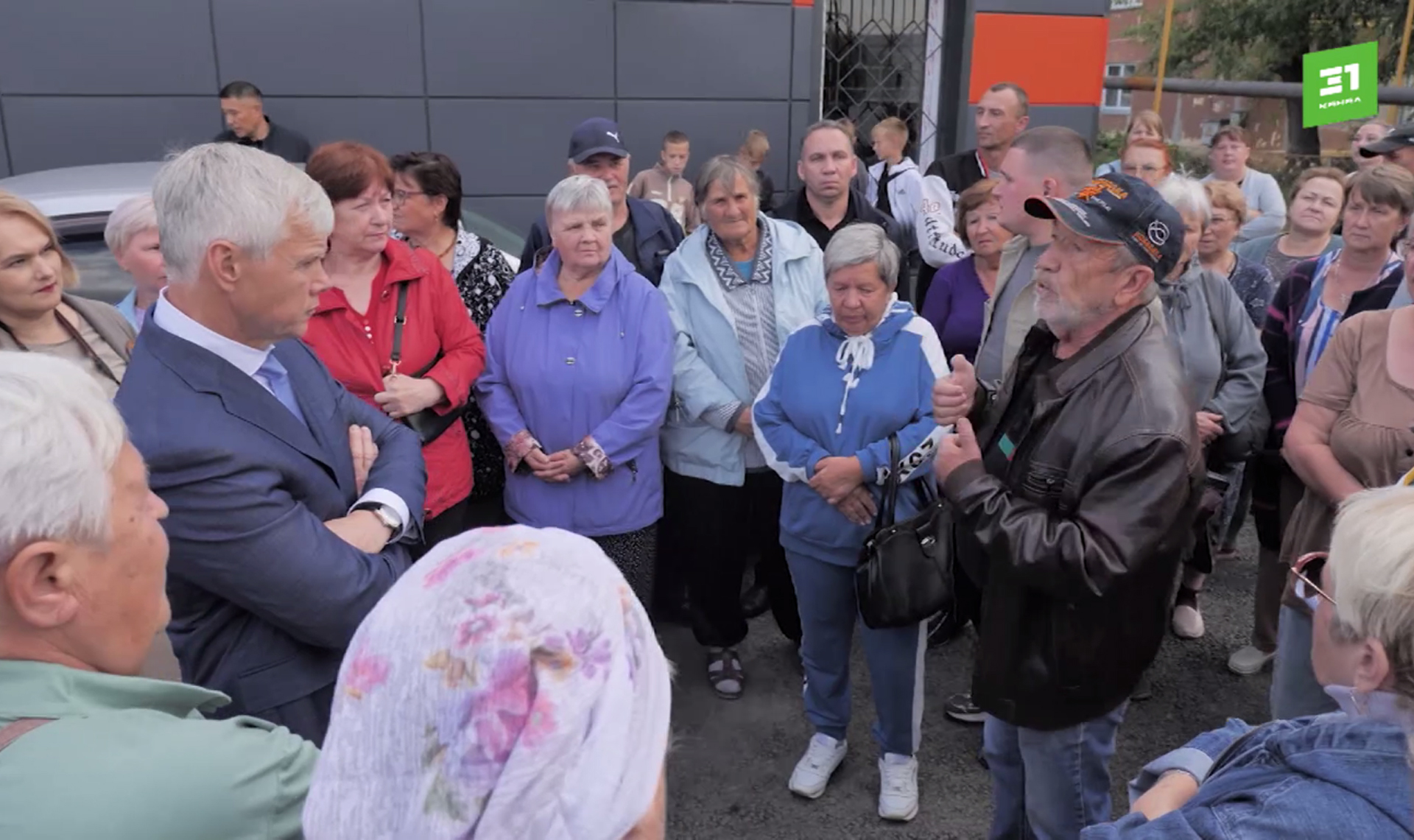 Жители Еманжелинки возмущены строительством магазина на месте детской площадки