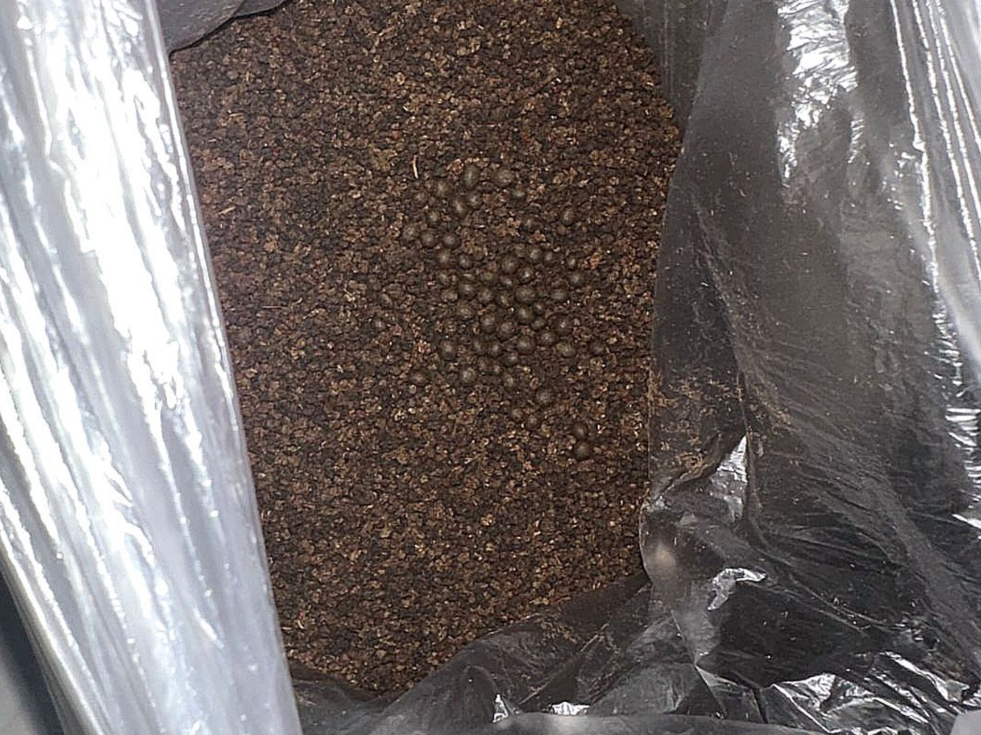 Кто бы мог подумать, что «чайные церемонии» в тюрьме могут принимать такие неожиданные обороты?