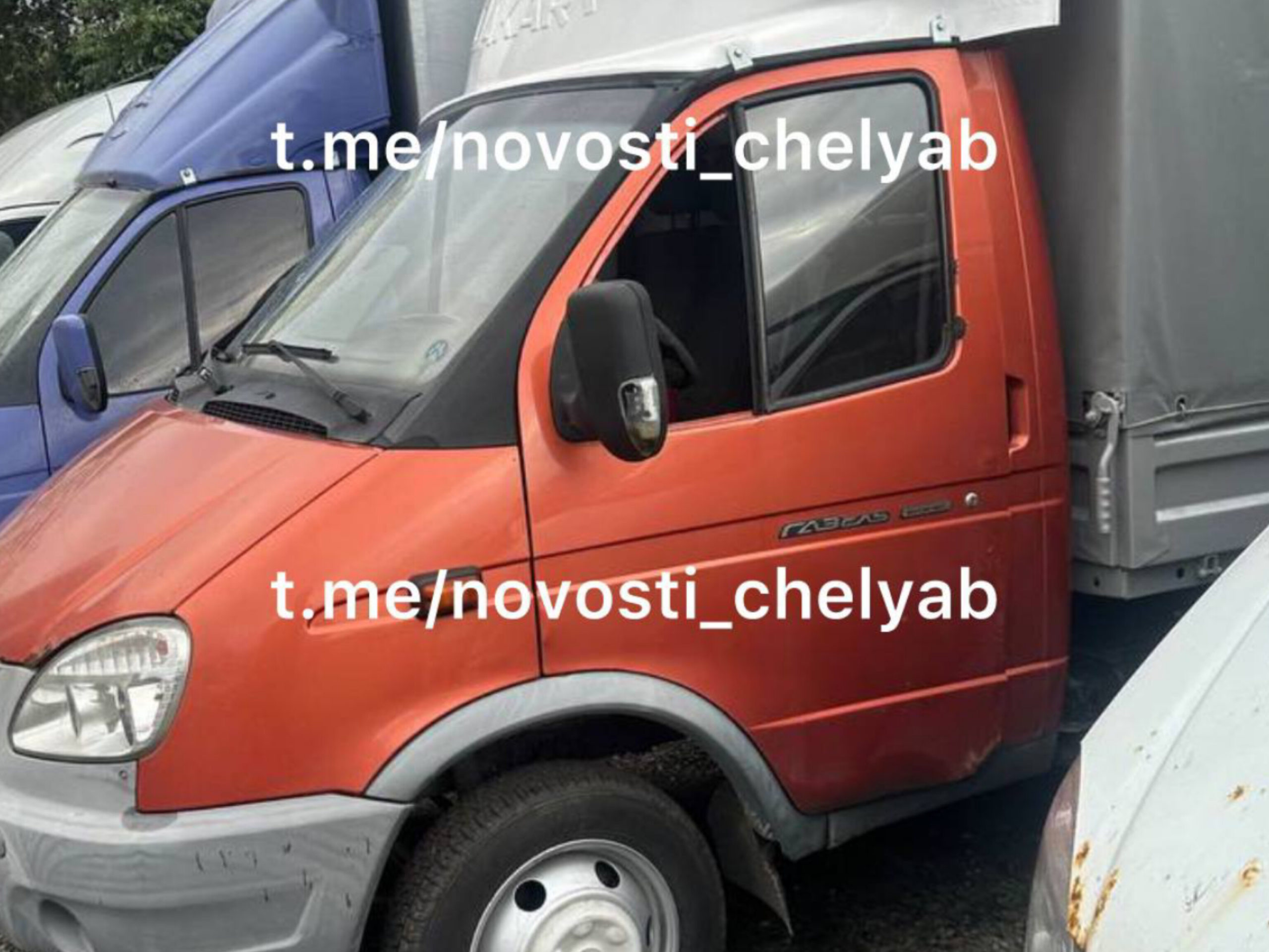 Челябинцы заявили, что кто-то обчистил несколько машин на стоянке