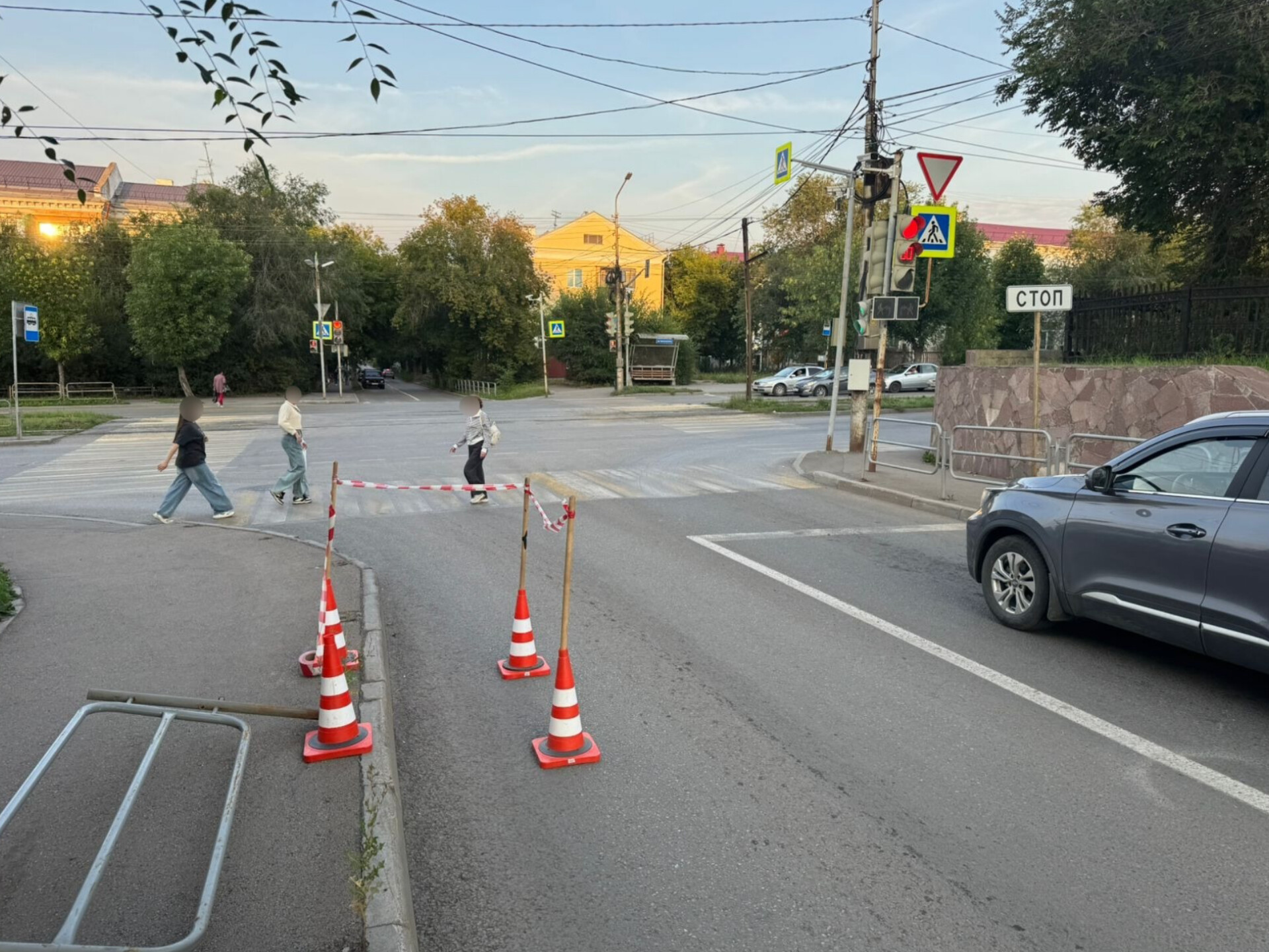 В Магнитогорске водитель "Мерседеса" сбил велосипедиста, а другой травмировал двух пешеходов 