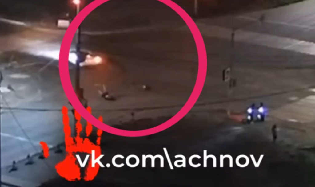 Человек на моноколесе влетел в машину