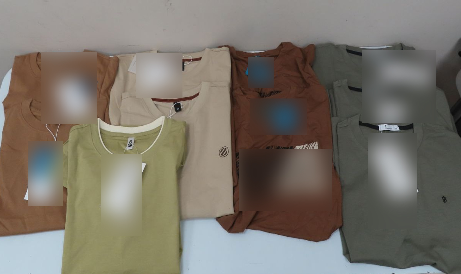 Партию одежды не пропустили в челябинском аэропорту