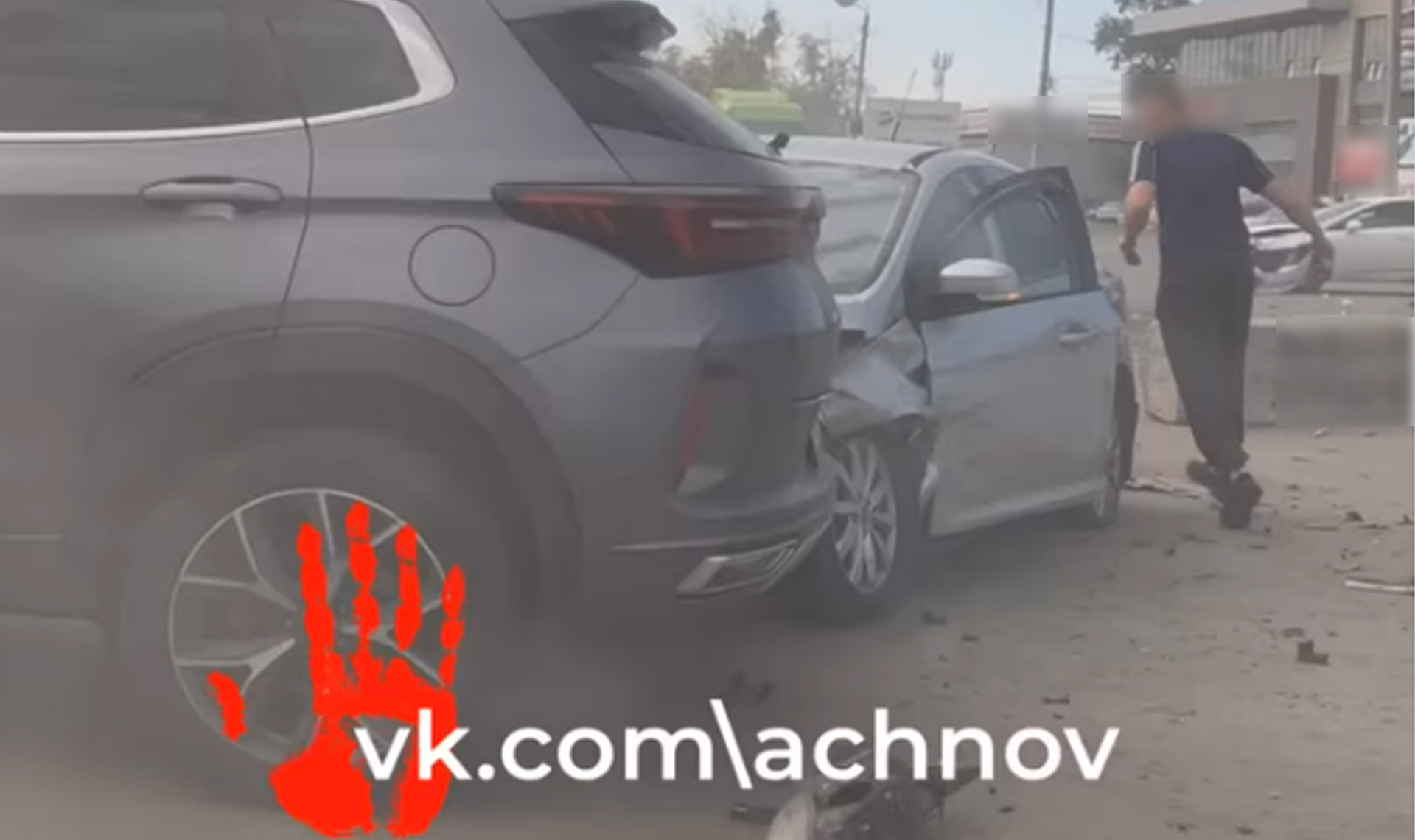 Иномарка снесла бетонный блок. ДТП на Троицком тракте