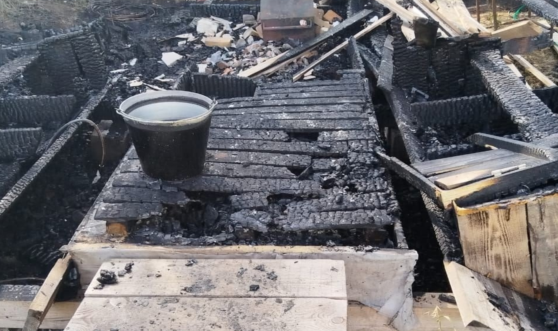 Остались только угли! В селе Ключевка сгорела баня