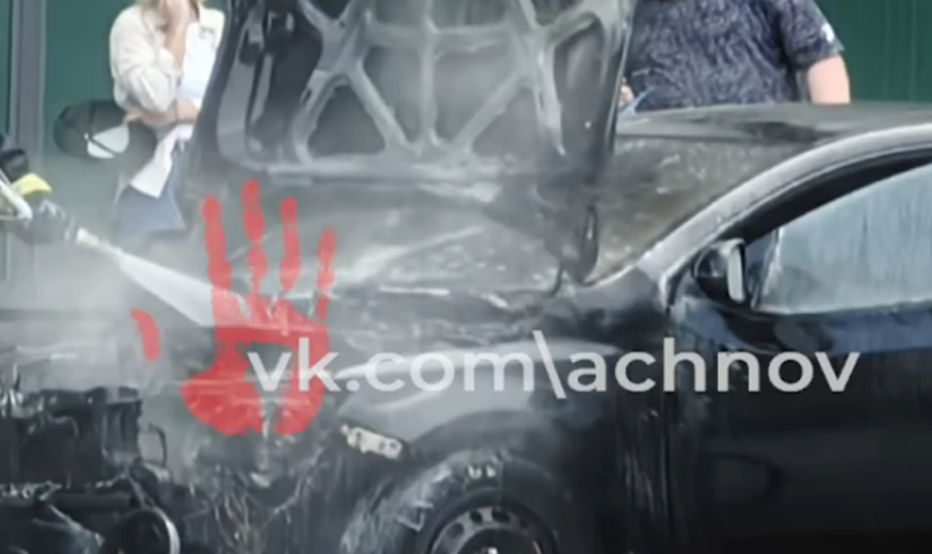 Машина сгорела на улице Труда в Челябинске